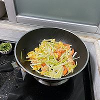 韭黄鲜虾炒蛋的做法图解9