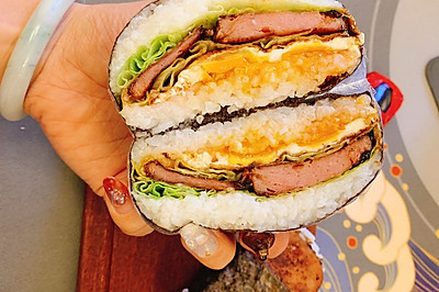 花里胡哨海苔饭团