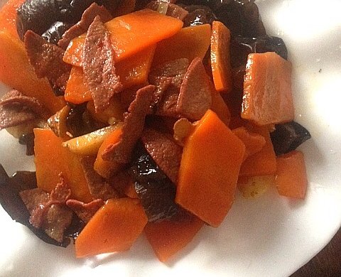 木耳萝卜爆炒猪肝