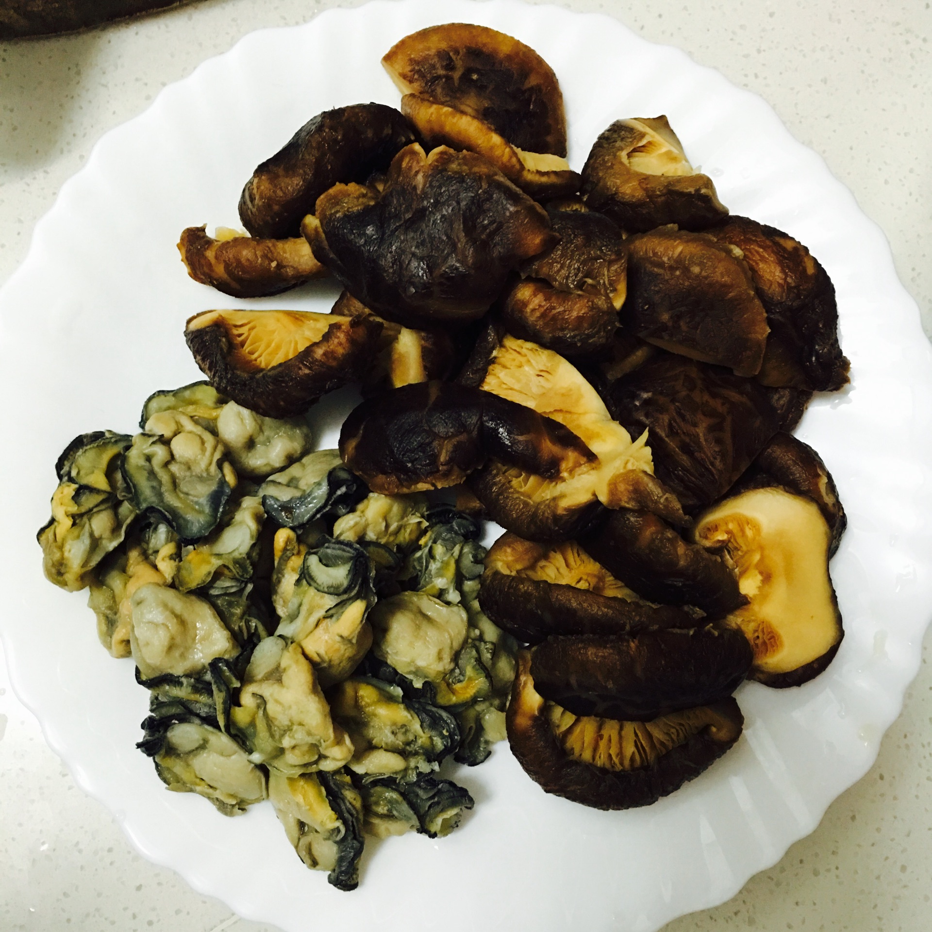 Violet's Kitchen ~♥紫羅蘭的爱心厨房♥~ : 冬菇蚝豉焖支竹 Braised Mushroom and Dried ...