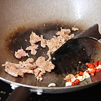 黄瓜皮炒肉（黄瓜皮的做法）的做法图解9
