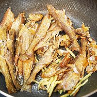 #向往的生活 就是外婆乡#姜丝豆豉烧熏鱼干的做法图解8