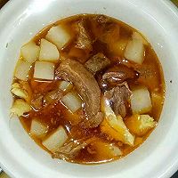 牛腩闷萝卜+麻辣鸡翅+盐水虾+玉米胡萝卜闷烤鸭的做法图解1