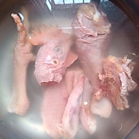 山药枸杞鸡汤的做法图解1