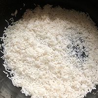 排骨焖饭的做法图解2