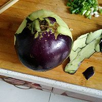 糖醋茄子的做法图解1