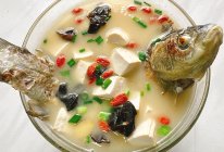 #立冬第一补# 白鲫鱼豆腐汤的做法