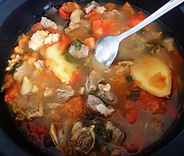 牛腩柿子汤的做法