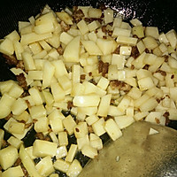 土豆猪肉沫豆腐香菇拉条子的做法图解10