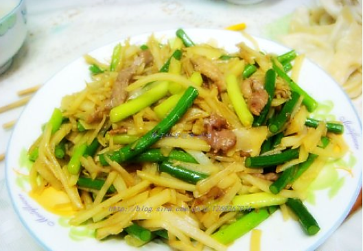 蒜薹土豆肉小炒