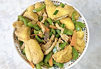 #春日露营# 油豆腐炒肉丝的做法