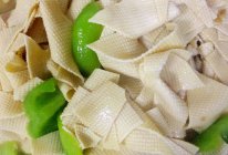 尖椒炒豆皮的做法