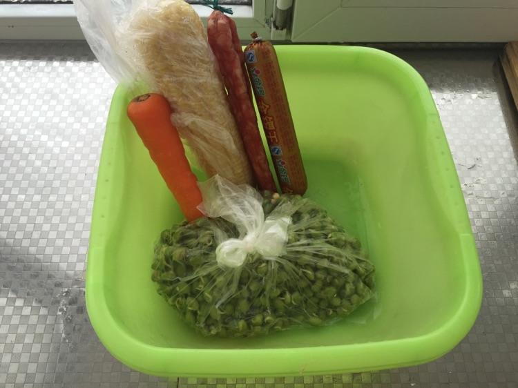 什锦闷饭的做法图解2