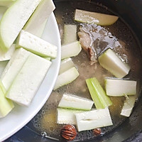 #测测你的夏日美食需求#葫芦玉米排骨汤的做法图解7
