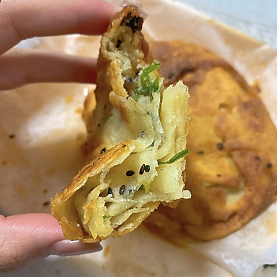 隔壁小孩馋哭了的葱油饼