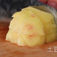 黄油松茸火腿炒意面｜牛佤松茸食谱的做法图解2