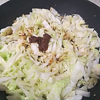 卷心菜焖饼的做法图解5