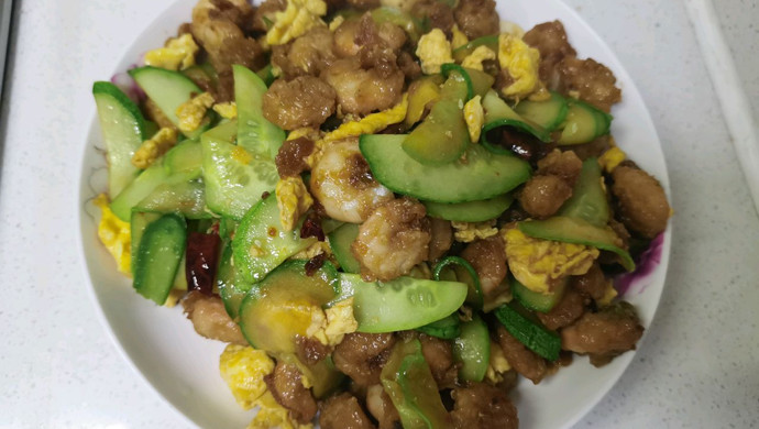 虾仁黄瓜炒鸡蛋