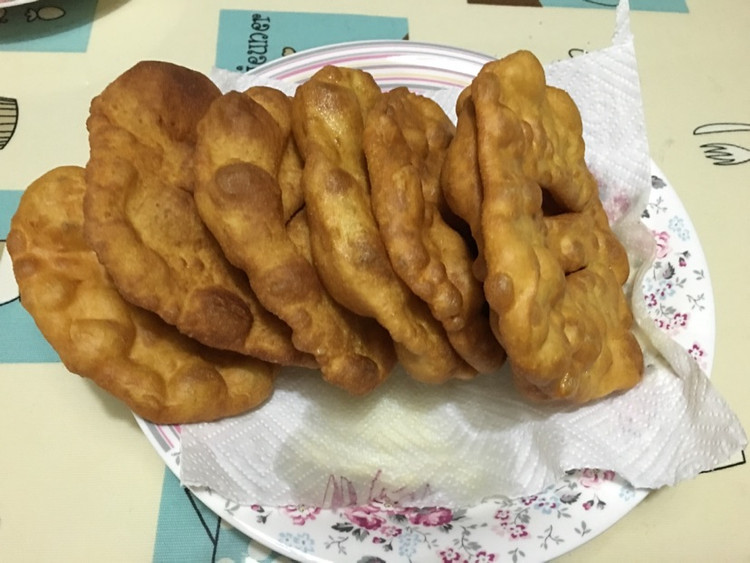 炸油饼的做法