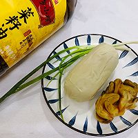 #向往的生活 就是外婆乡#简单又好吃的农家菜/素鸡炒榨菜丝的做法图解1