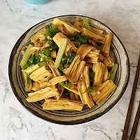 腐竹青椒炒肉的做法图解13