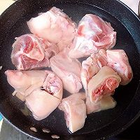 潮汕卤味猪蹄的做法图解1