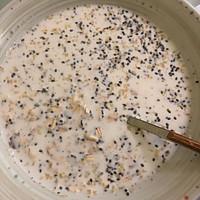 抹茶燕麦粥的做法图解1