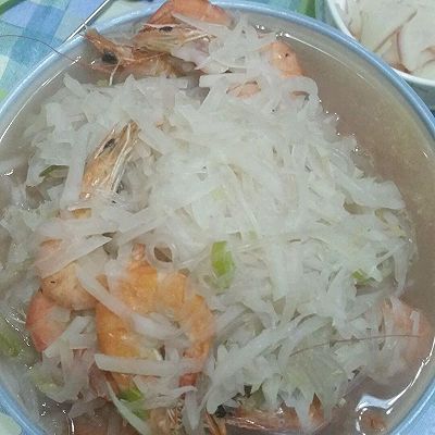 青虾萝卜粉条汤
