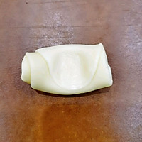 脆肉松蛋黄酥的做法图解8