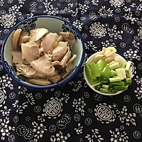 农家炒方肉的做法图解1