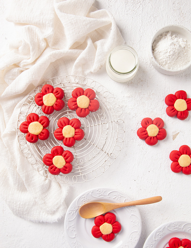 送你一朵小红花|超可爱花朵饼干教程来咯！的做法