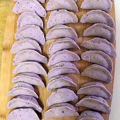 紫色饺子的健康做法
