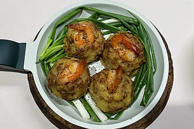 土豆泥鲜虾肉丸