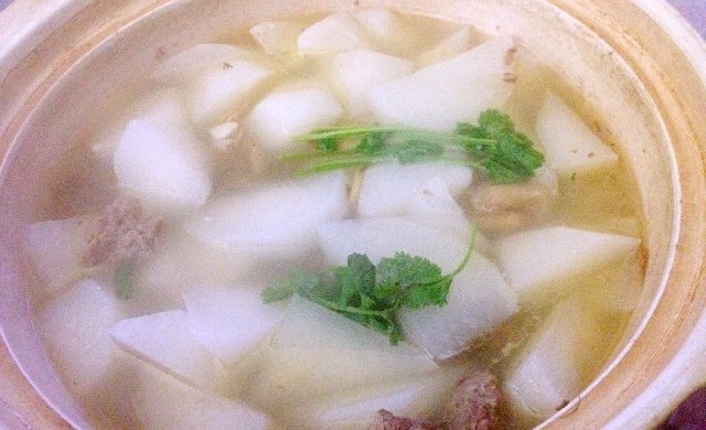 牛肉炖萝卜
