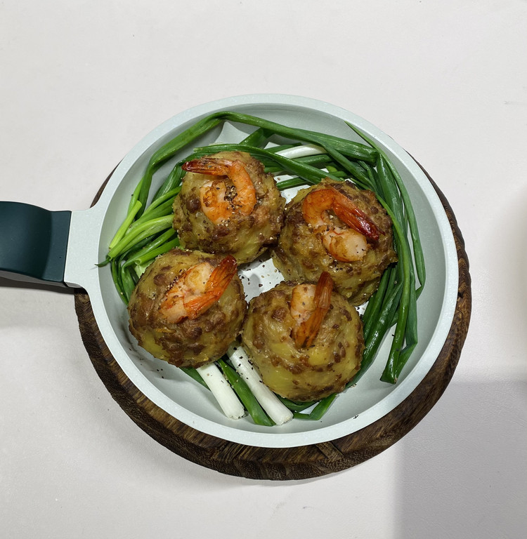 土豆泥鲜虾肉丸的做法