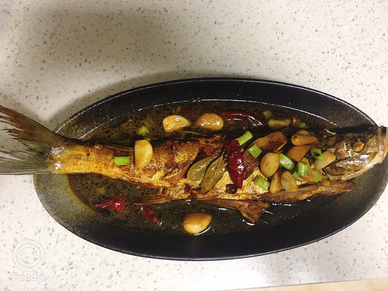 Braised silver carp with brown sauce