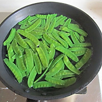 荷兰豆炒玉米笋的做法图解3