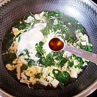 #餐桌上的春日限定#草头鲜蘑蛋汤的做法图解6