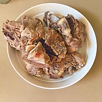 雪莲果玉米骨头汤的做法图解3