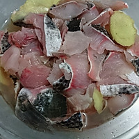 酸萝卜青花椒鱼-蜜桃爱营养师私厨的鱼料理-健身减肥食谱的做法图解2