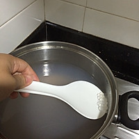 手把手教你做出粒粒透明Q弹的西米的做法图解6