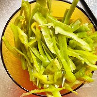 青椒炒肉丝的做法图解3