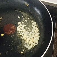 虾仁火腿炒鸡蛋的做法图解3