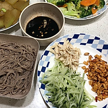 鸡丝荞麦凉面