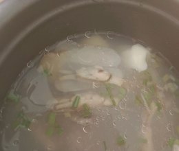 蛏子豆腐汤的做法