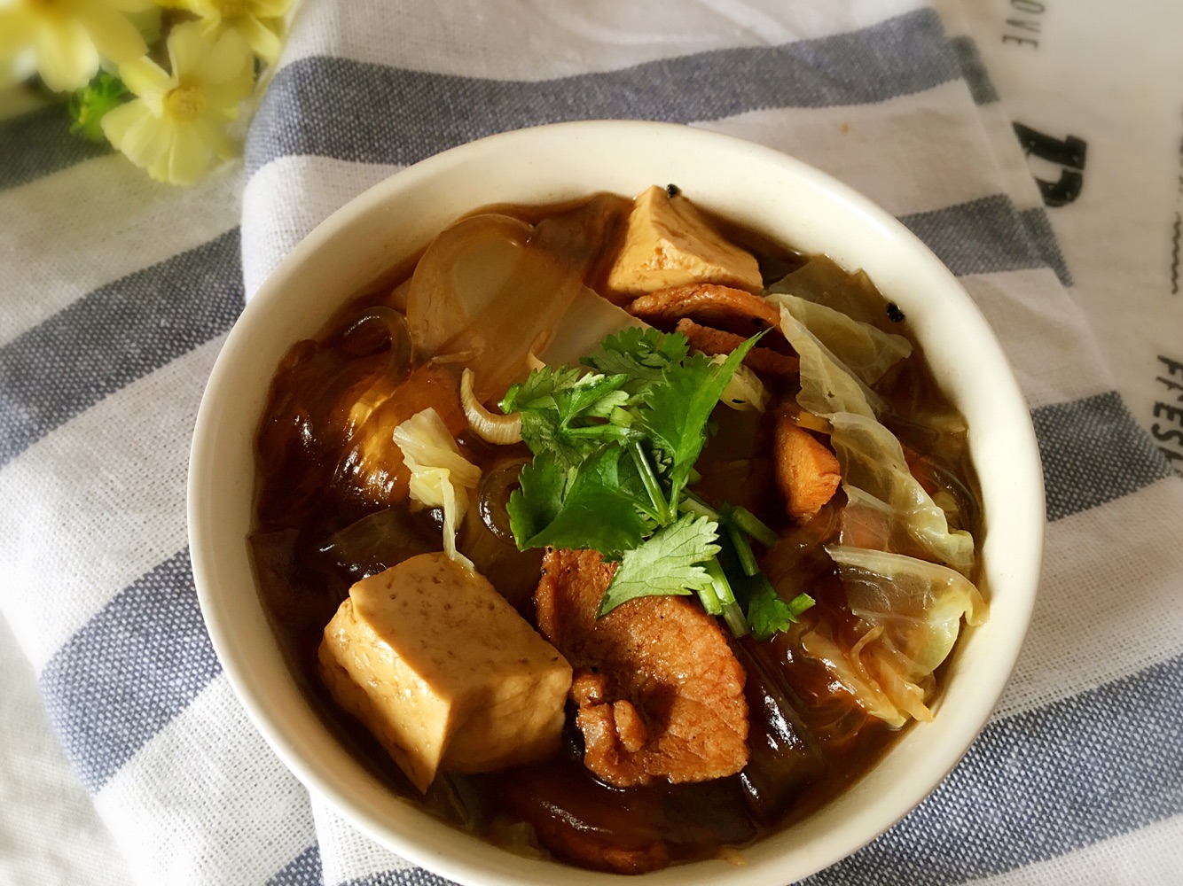 东北酸菜白肉锅怎么做_东北酸菜白肉锅的做法_豆果美食