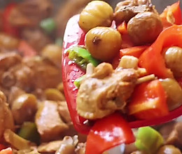 秋冬限定 | 板栗烧鸡鸡肉鲜嫩，板栗香甜，好吃到舔盘的做法