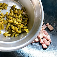 以为是怪味料理？豆角炒牛肉拌饭那叫了得！的做法图解8