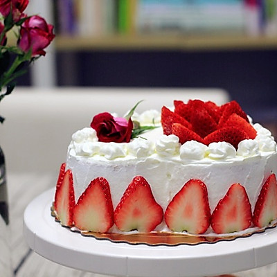 草莓奶油蛋糕（附8寸戚风做法）