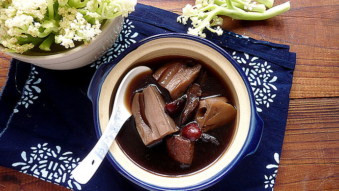 生地莲藕瘦肉汤